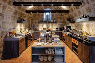 Breakfast area
