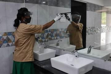 Bathroom sink