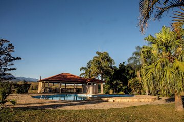 Poolside bar