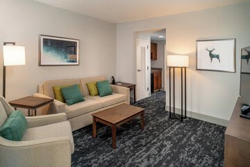 Room 9 of 28