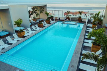 Rooftop pool