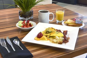 Breakfast/Coffee Service 91 of 101