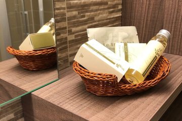 Bathroom amenities