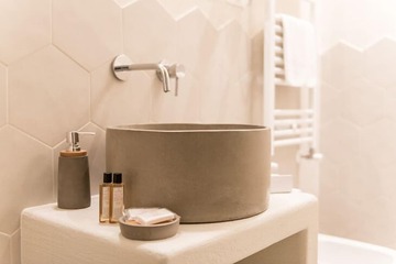 Bathroom sink