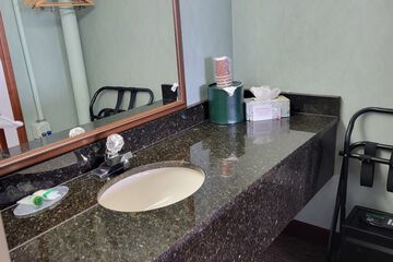 Bathroom sink