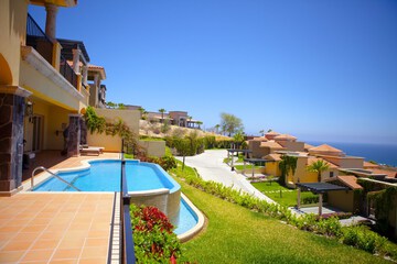 Infinity pool