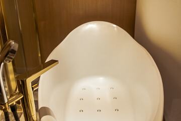 Private spa tub