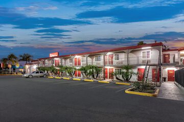 Hotel 2 of 32