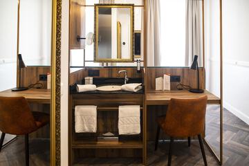 Bathroom amenities