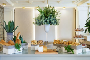 Breakfast buffet