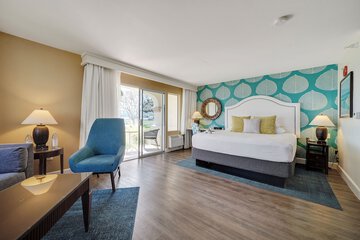 Deep soaking bathtub