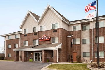 Hawthorn Suites by Wyndham Oak Creek / Milwaukee Airport