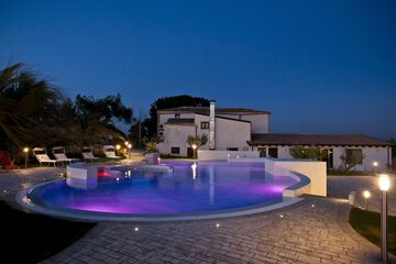 Infinity pool