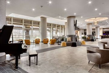 DoubleTree by Hilton Tulsa - Warren Place