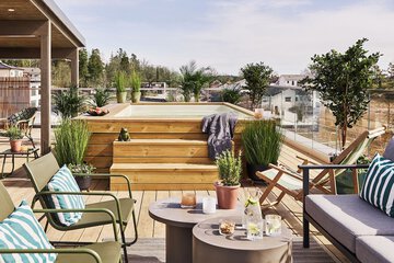 Rooftop pool