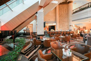 Lobby lounge