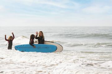 Surfing/boogie boarding