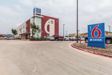 Motel 6 Laredo TX Airport