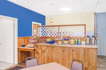 Days Inn by Wyndham West Jefferson