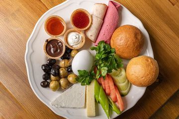 Breakfast meal