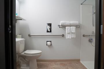 Room 32 of 49