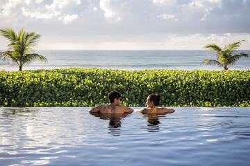 Infinity pool