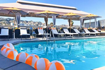 Le Parc Suite Hotel