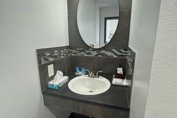 Bathroom sink