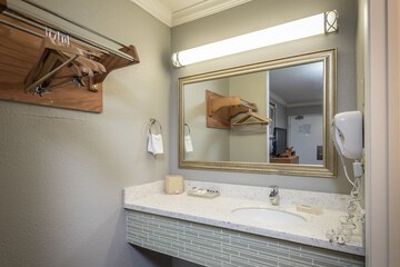 Room 9 of 50