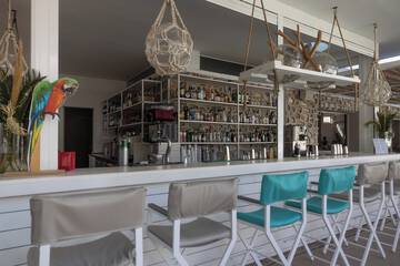 Poolside bar