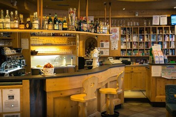 Snack bar