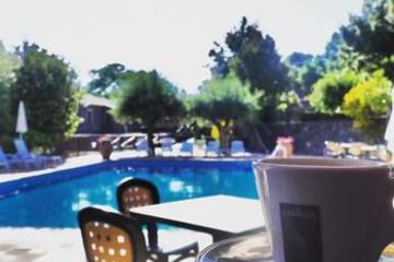 Poolside Bar