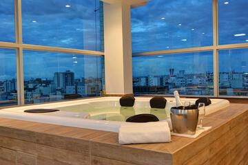 Indoor spa tub