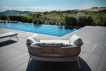 Infinity pool