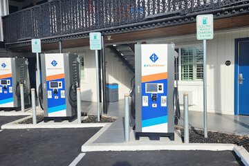 Electric vehicle charging station
