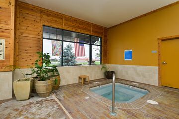 Indoor spa tub