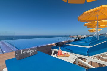 Infinity pool
