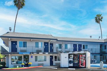 Motel 6 Pleasanton CA