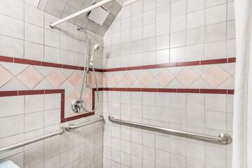 Room 14 of 32