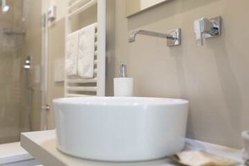 Bathroom sink