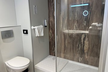 Bathroom shower
