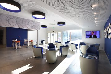 Lobby lounge