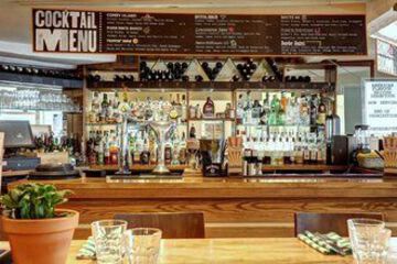 Hotel Bar