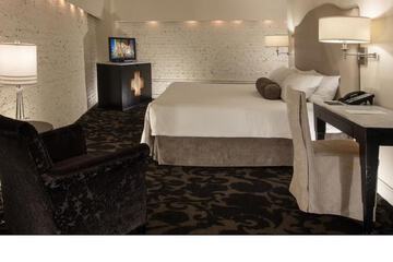 Room 32 of 83