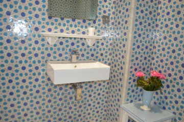 Bathroom sink