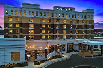 Courtyard by Marriott Raleigh Cary / Parkside Town Commons