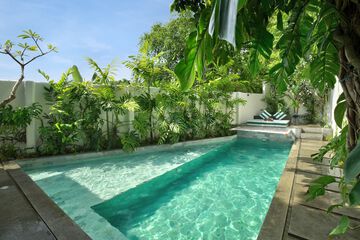 Private pool