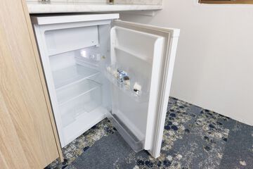Mini-refrigerator