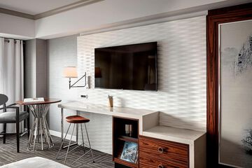 Room 27 of 51