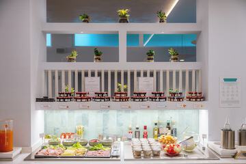 Breakfast buffet